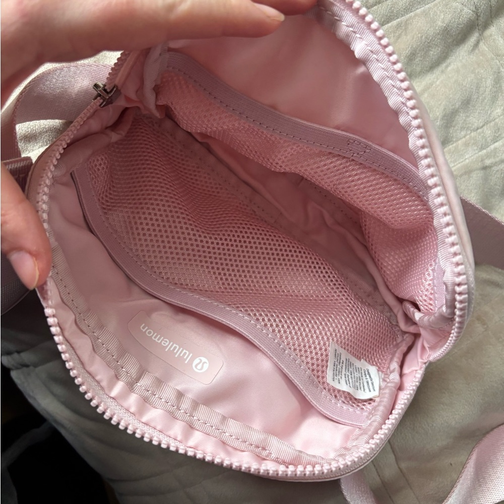 Lululemon Blush Pink Mesh Pocket Bag - Picture 5 of 8